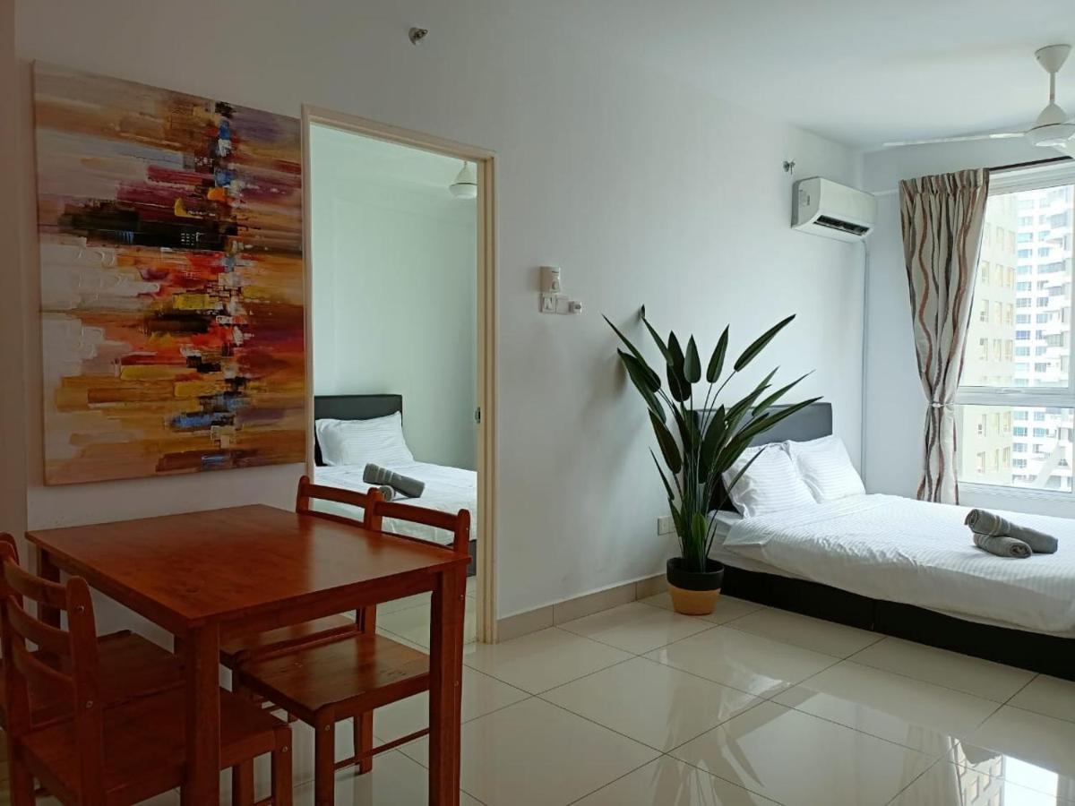 Family Suites At Mansion One By Maj George Town Exterior foto