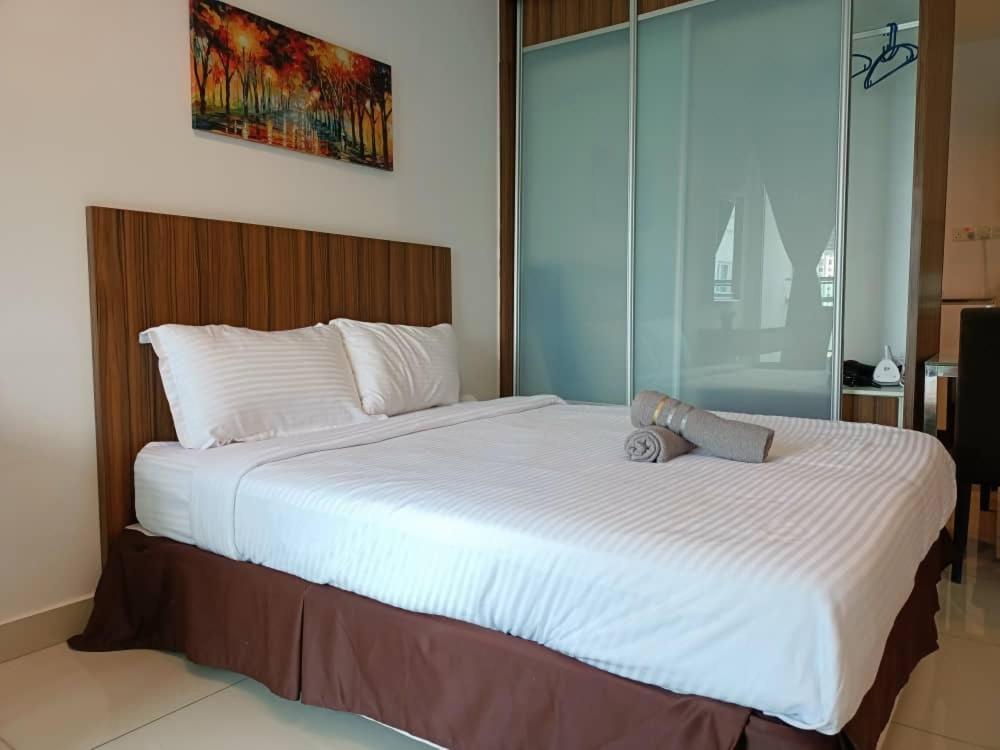 Family Suites At Mansion One By Maj George Town Exterior foto