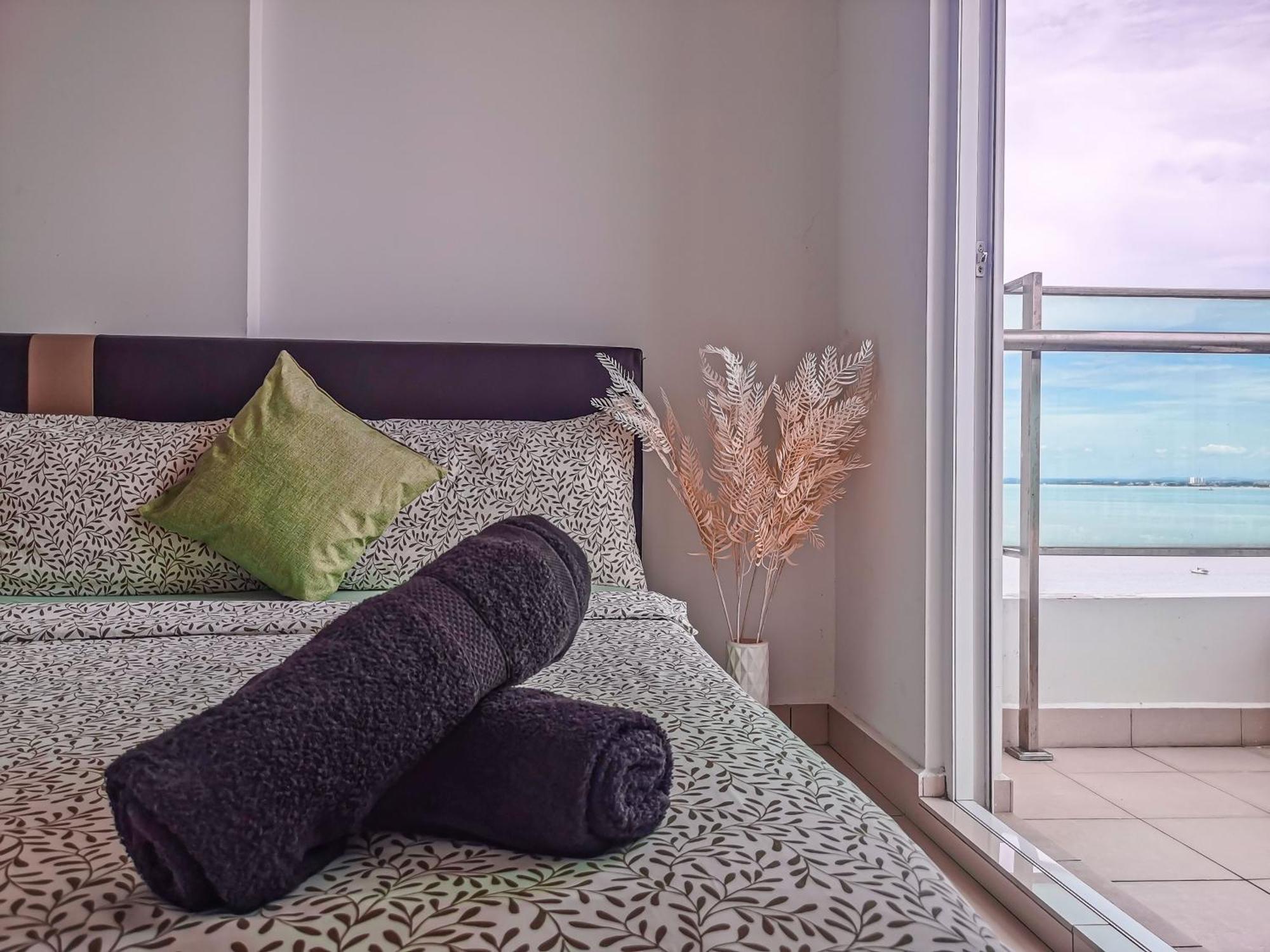 Family Suites At Mansion One By Maj George Town Exterior foto